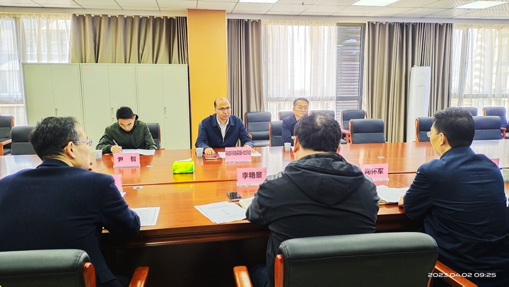 7.烏吉副市長(zhǎng)調(diào)研學(xué)校座談.jpg